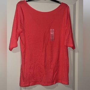 Woman’s old navy top